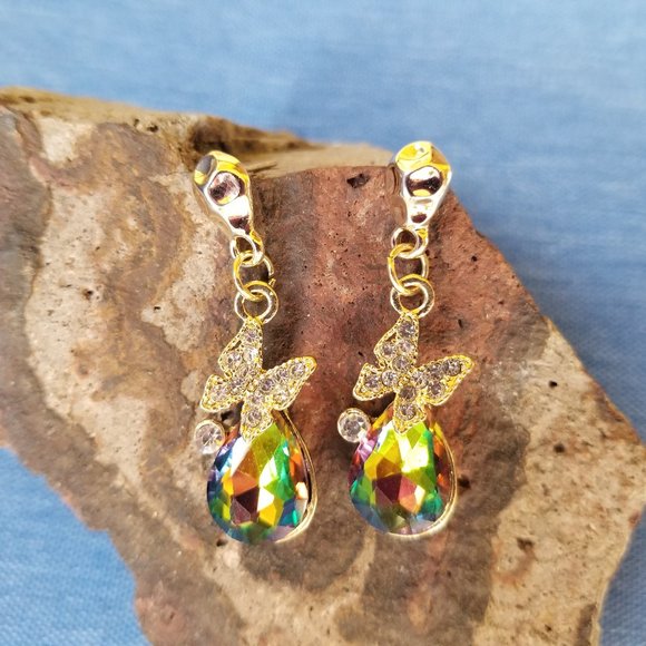 🦋Butterfly & Iridescent Rhinestone Earrings - NWOT🦋 - Picture 2 of 3